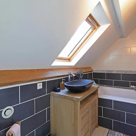 Maison Ancienne Avec Jardin Clos Près Centre équestre, Confortable - Fr-1-497-144 * Les Ventes-de-Bourse